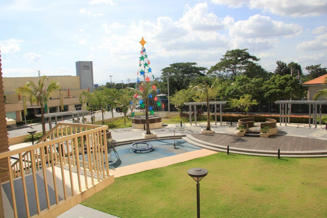 Marquee Residences Angeles Exterior photo